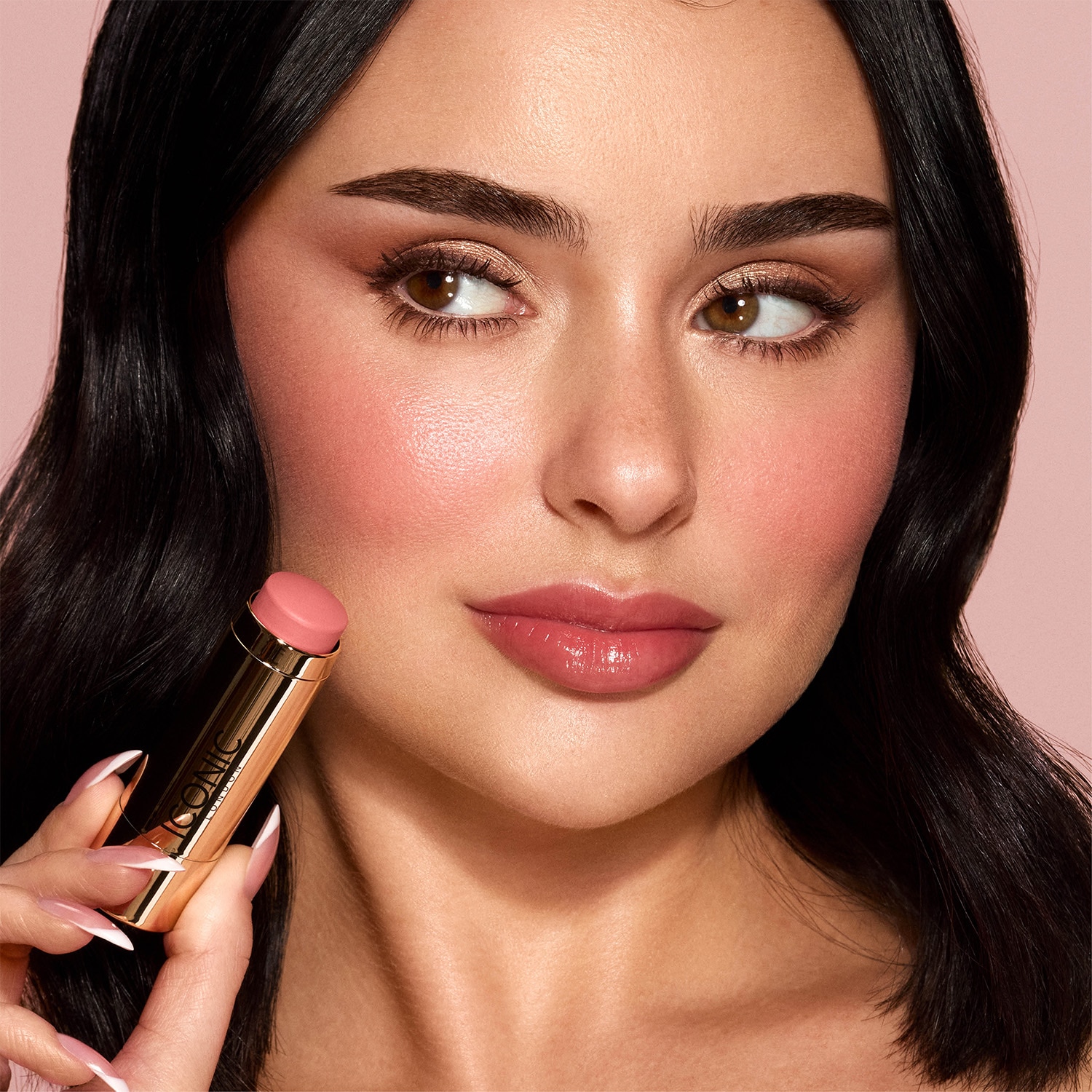 BLURRING BLUSH STICK BY ICONIC LONDON (RUBOR EN BARRA PARA MEJILLAS)
